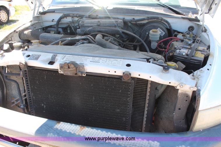 image for item H5008 2001 Dodge Ram 1500 pickup truck