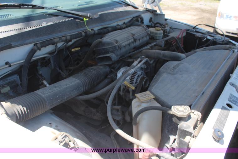 image for item H5008 2001 Dodge Ram 1500 pickup truck