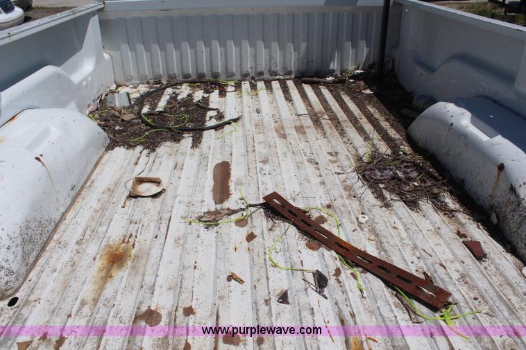 image for item H5008 2001 Dodge Ram 1500 pickup truck