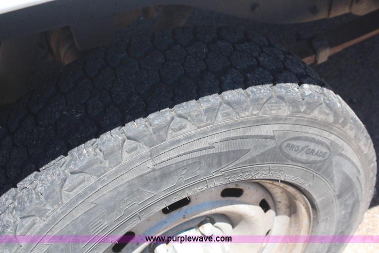 image for item H5008 2001 Dodge Ram 1500 pickup truck