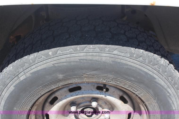 image for item H5008 2001 Dodge Ram 1500 pickup truck