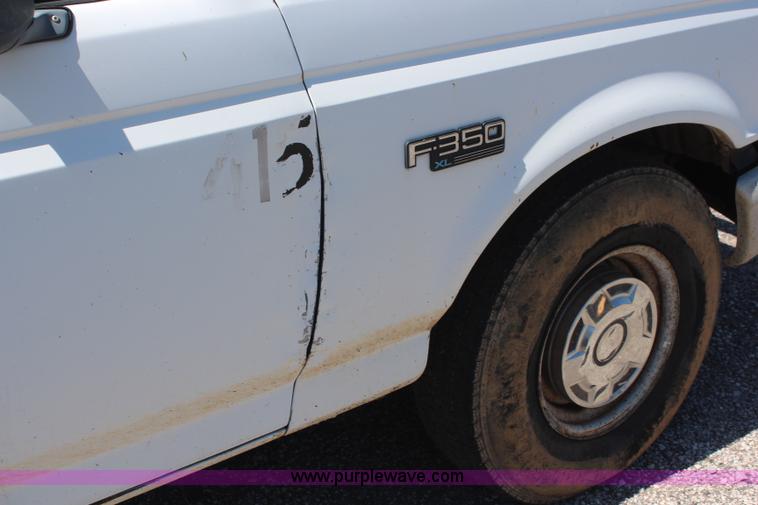 image for item H5011 1994 Ford F350 Crew Cab pickup truck
