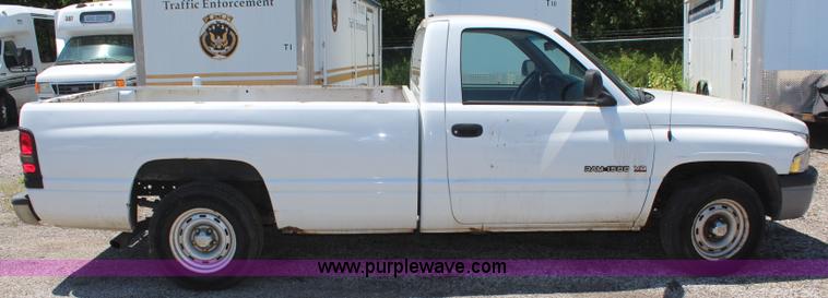 image for item H5012 2001 Dodge Ram 1500 pickup truck