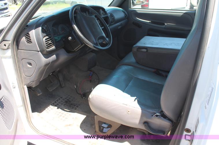 image for item H5012 2001 Dodge Ram 1500 pickup truck