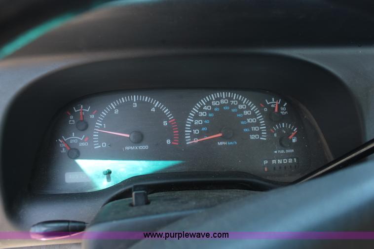 image for item H5012 2001 Dodge Ram 1500 pickup truck