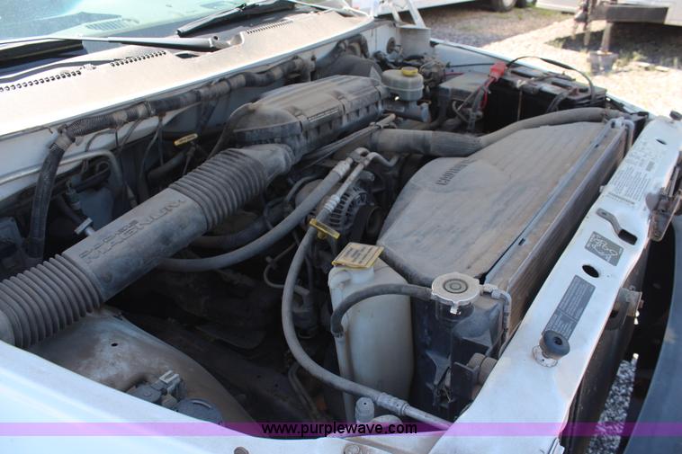 image for item H5012 2001 Dodge Ram 1500 pickup truck