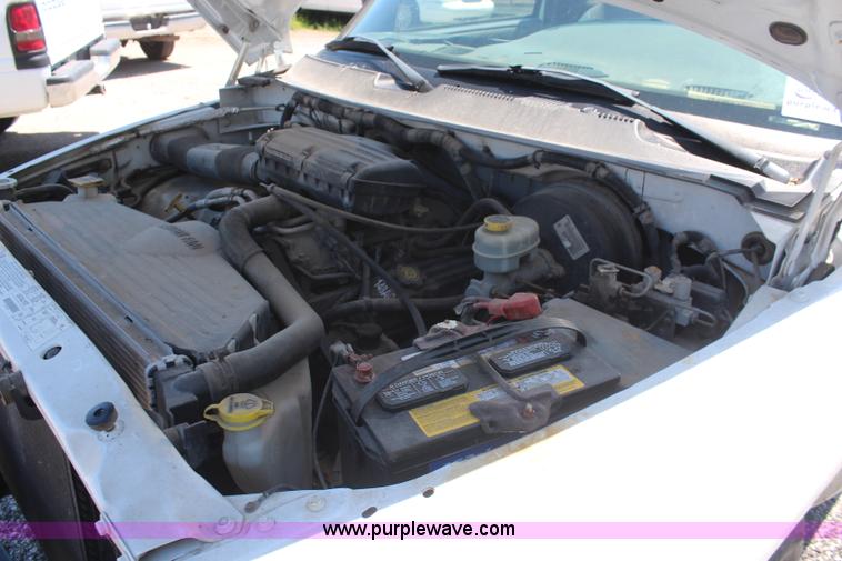 image for item H5012 2001 Dodge Ram 1500 pickup truck