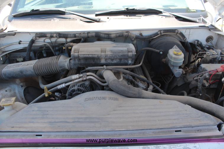 image for item H5012 2001 Dodge Ram 1500 pickup truck