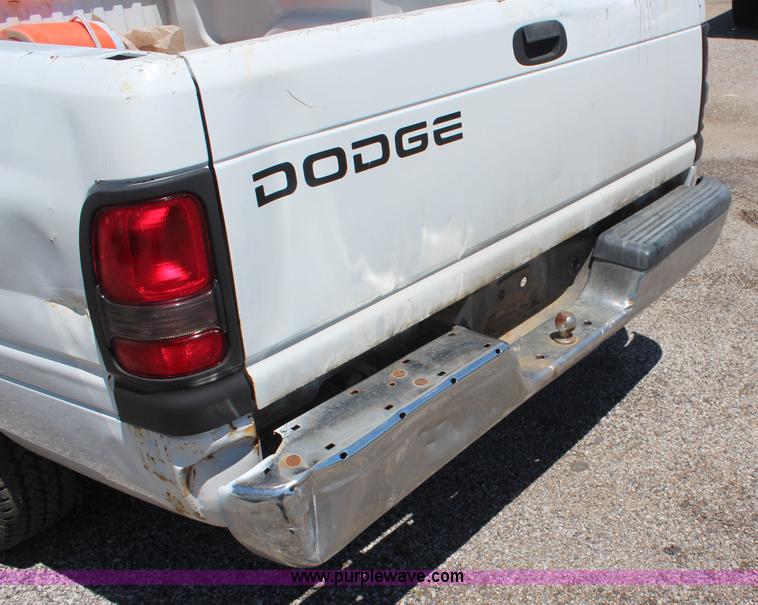 image for item H5012 2001 Dodge Ram 1500 pickup truck