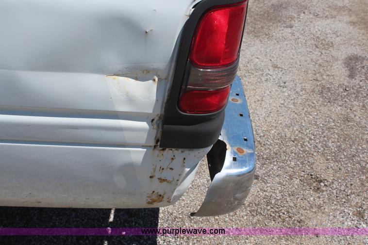 image for item H5012 2001 Dodge Ram 1500 pickup truck