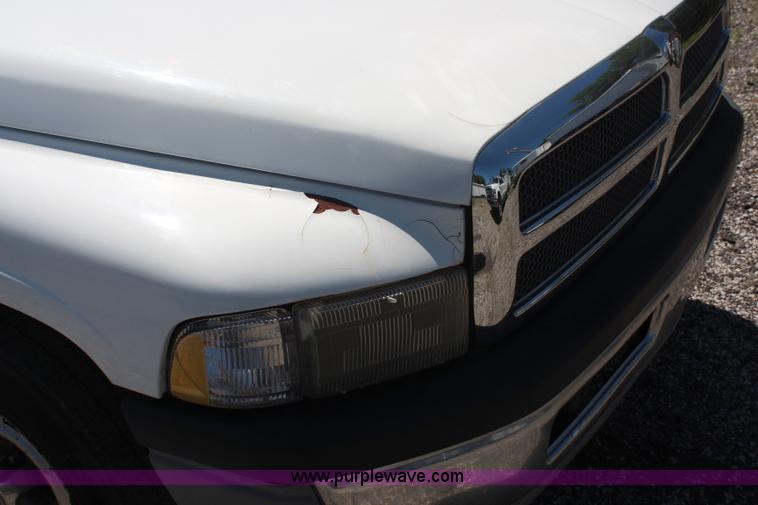 image for item H5012 2001 Dodge Ram 1500 pickup truck