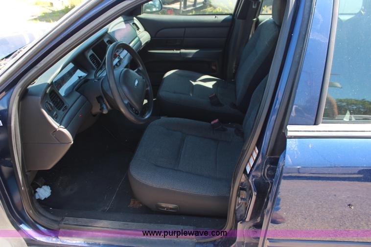image for item H5014 2003 Ford Crown Victoria Police Interceptor