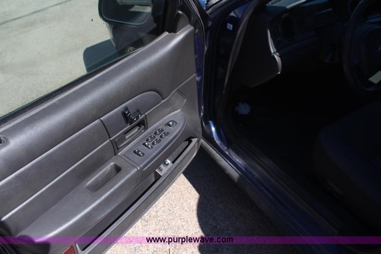 image for item H5014 2003 Ford Crown Victoria Police Interceptor