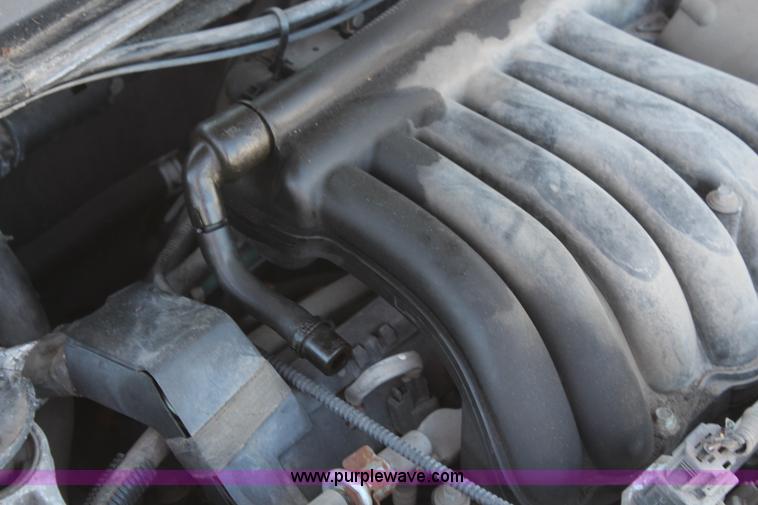 image for item H5017 2002 Ford Taurus