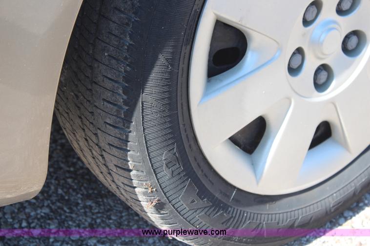 image for item H5017 2002 Ford Taurus