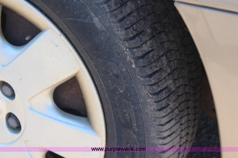 image for item H5017 2002 Ford Taurus