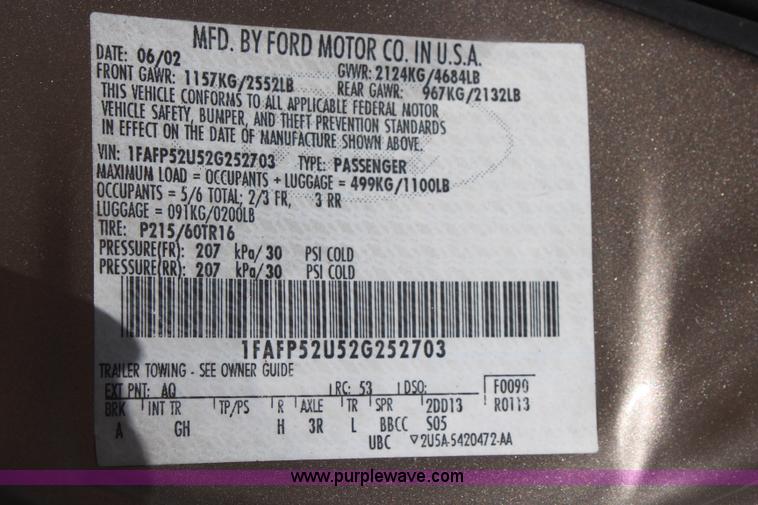 image for item H5017 2002 Ford Taurus