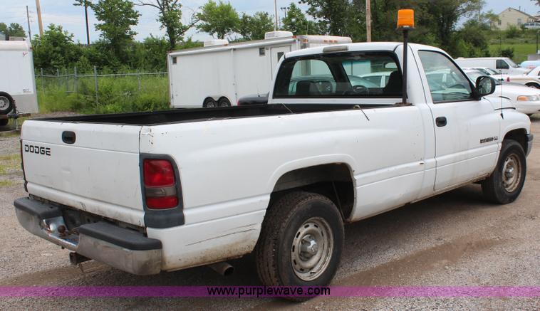 image for item H5018 2001 Dodge Ram 1500 pickup truck