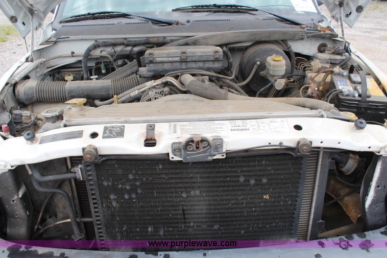 image for item H5018 2001 Dodge Ram 1500 pickup truck