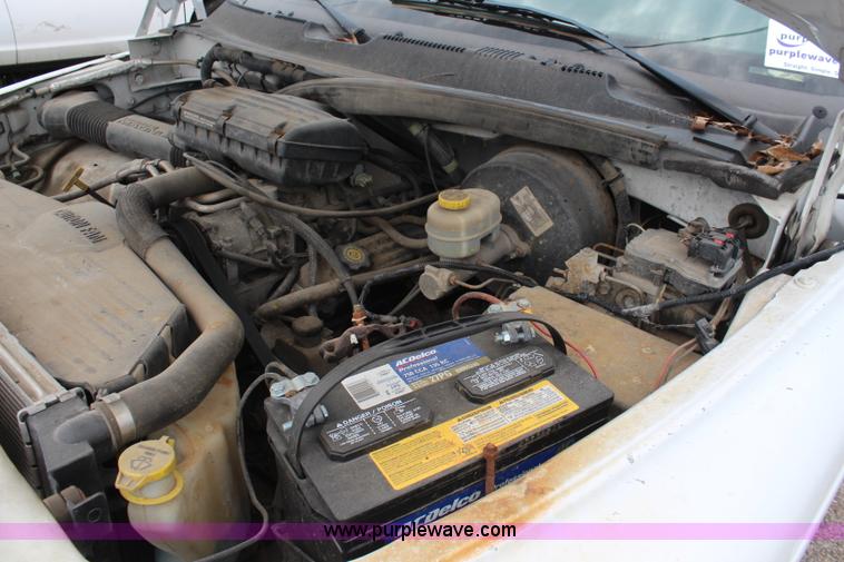 image for item H5018 2001 Dodge Ram 1500 pickup truck