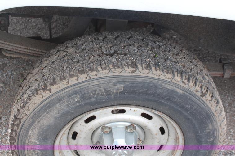 image for item H5018 2001 Dodge Ram 1500 pickup truck