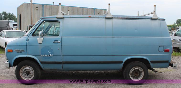 image for item H5021 1992 Chevrolet G30 van