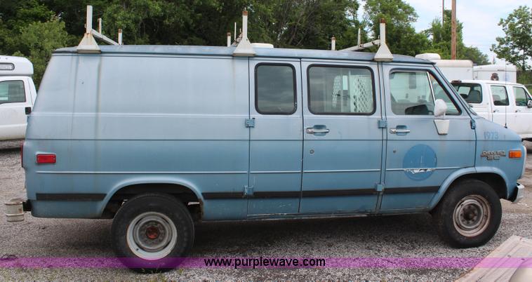image for item H5021 1992 Chevrolet G30 van