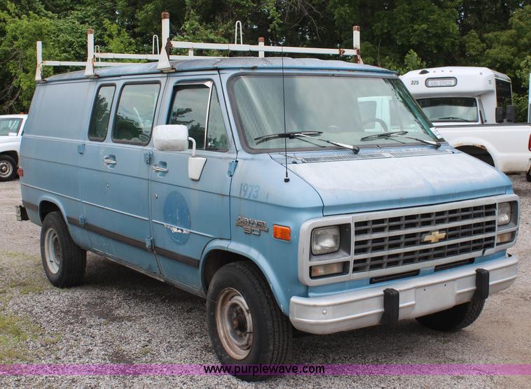 image for item H5021 1992 Chevrolet G30 van