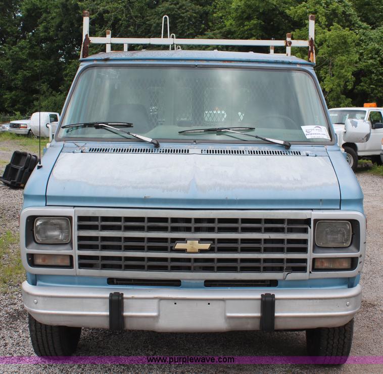 image for item H5021 1992 Chevrolet G30 van