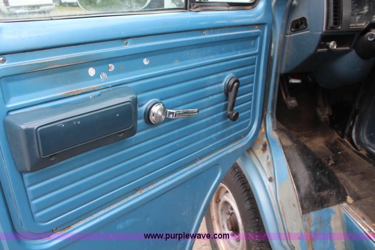 image for item H5021 1992 Chevrolet G30 van