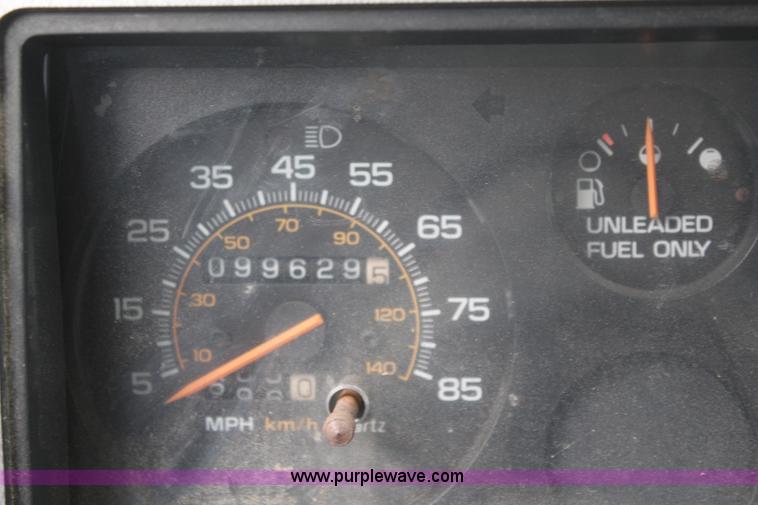 image for item H5021 1992 Chevrolet G30 van