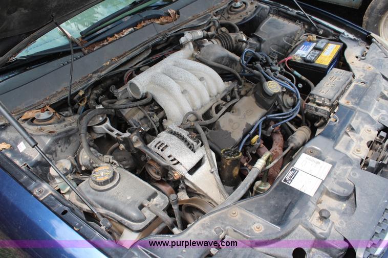 image for item H5022 2000 Ford Taurus