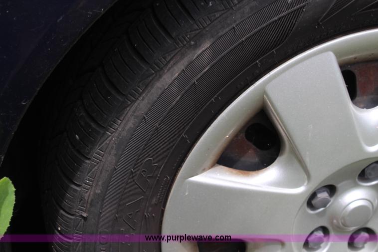 image for item H5022 2000 Ford Taurus