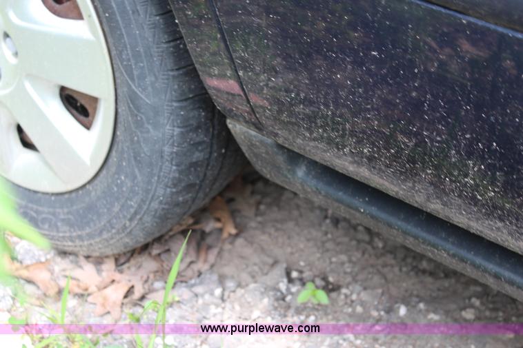 image for item H5022 2000 Ford Taurus