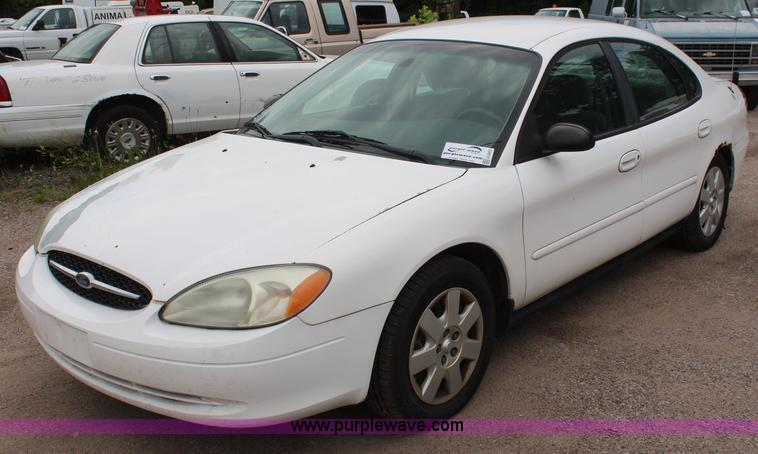 image for item H5023 2002 Ford Taurus