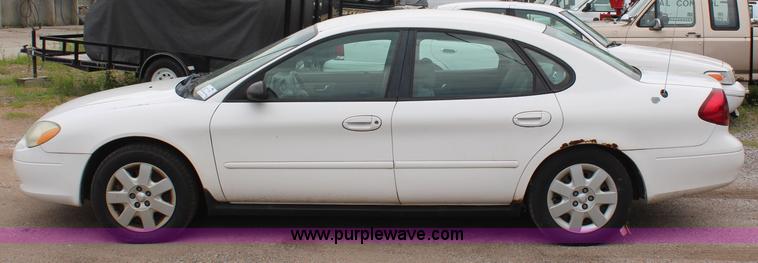 image for item H5023 2002 Ford Taurus