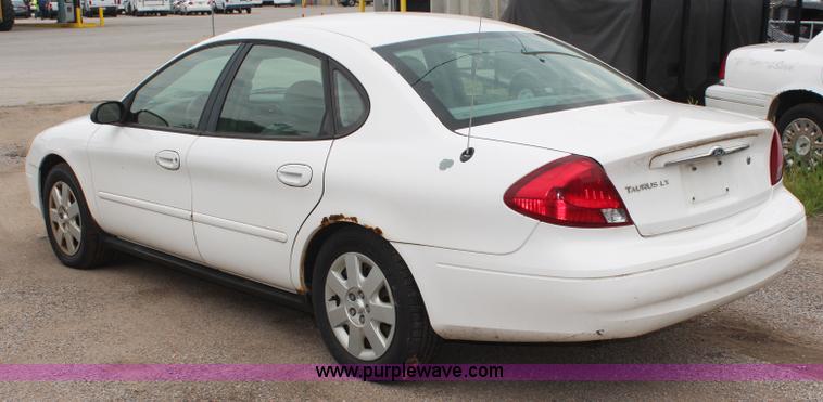 image for item H5023 2002 Ford Taurus