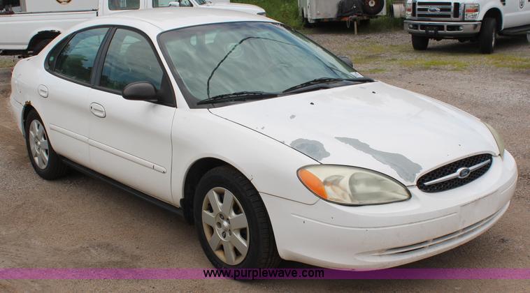 image for item H5023 2002 Ford Taurus