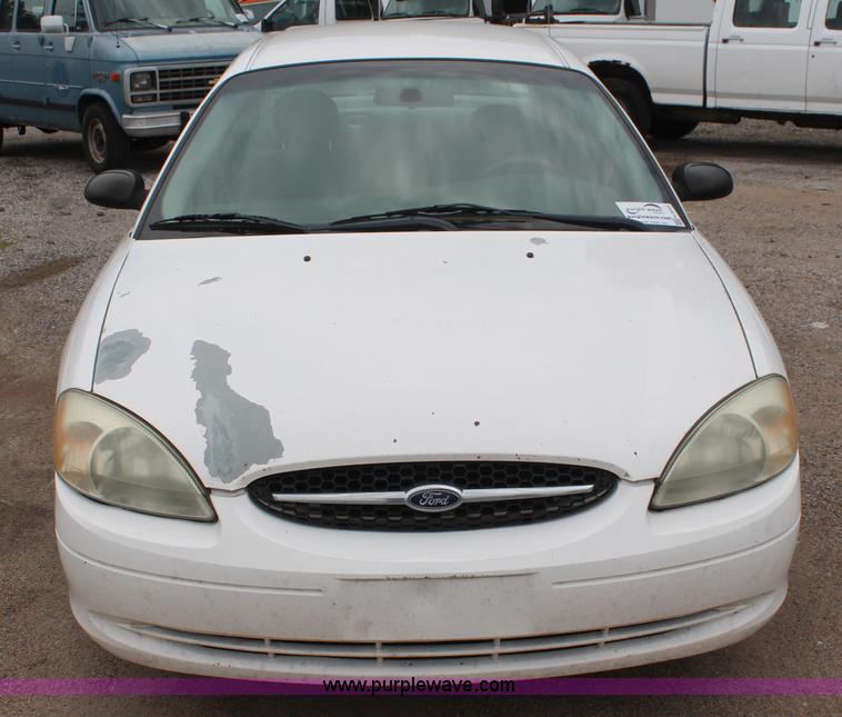 image for item H5023 2002 Ford Taurus