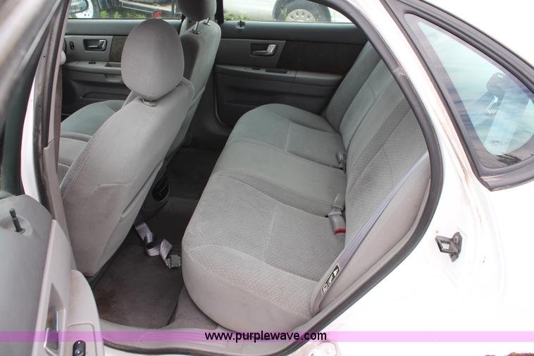 image for item H5023 2002 Ford Taurus