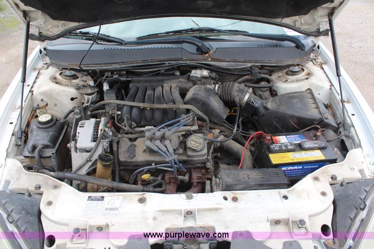 image for item H5023 2002 Ford Taurus