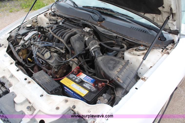 image for item H5023 2002 Ford Taurus