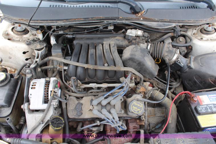 image for item H5023 2002 Ford Taurus