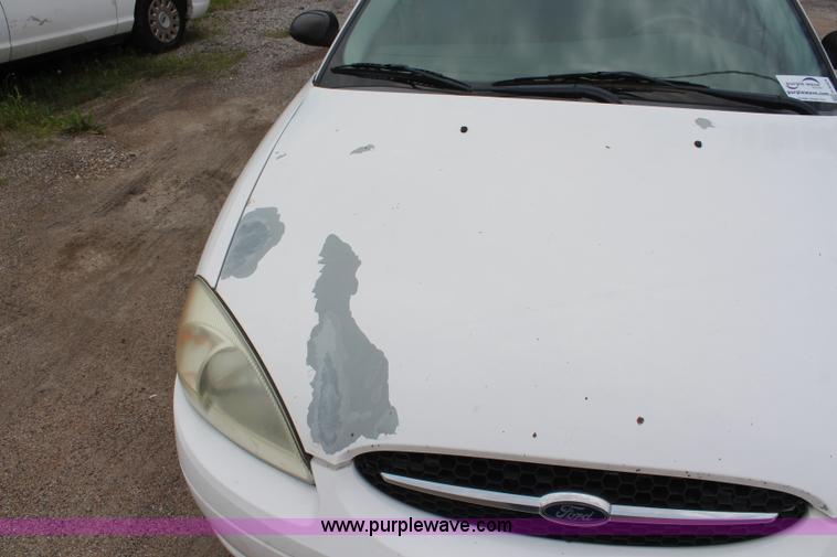 image for item H5023 2002 Ford Taurus