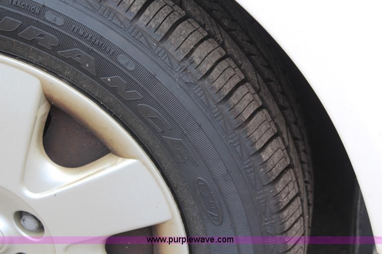 image for item H5023 2002 Ford Taurus