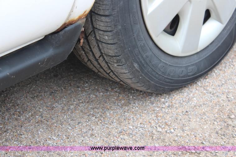 image for item H5023 2002 Ford Taurus