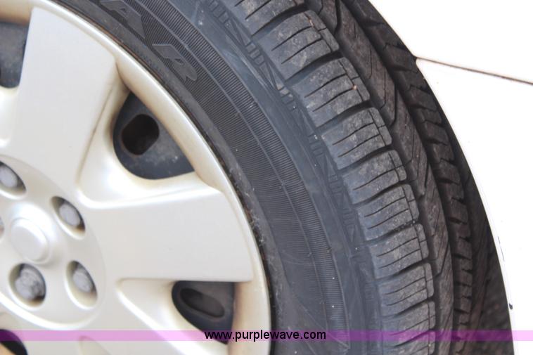 image for item H5023 2002 Ford Taurus