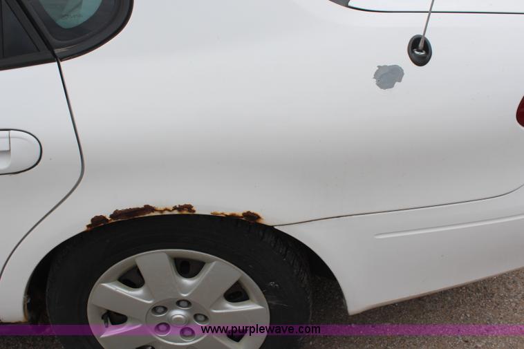 image for item H5023 2002 Ford Taurus