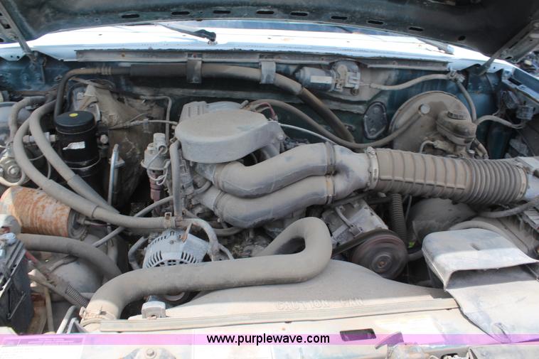 image for item H5024 1995 Ford F150 XL pickup truck