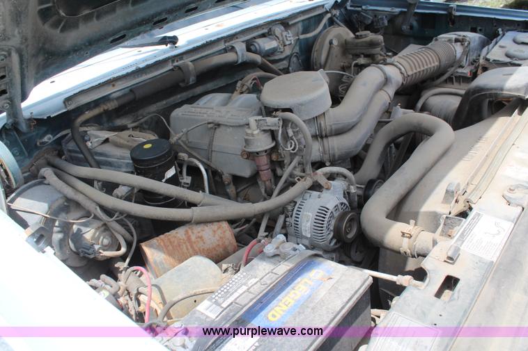 image for item H5024 1995 Ford F150 XL pickup truck